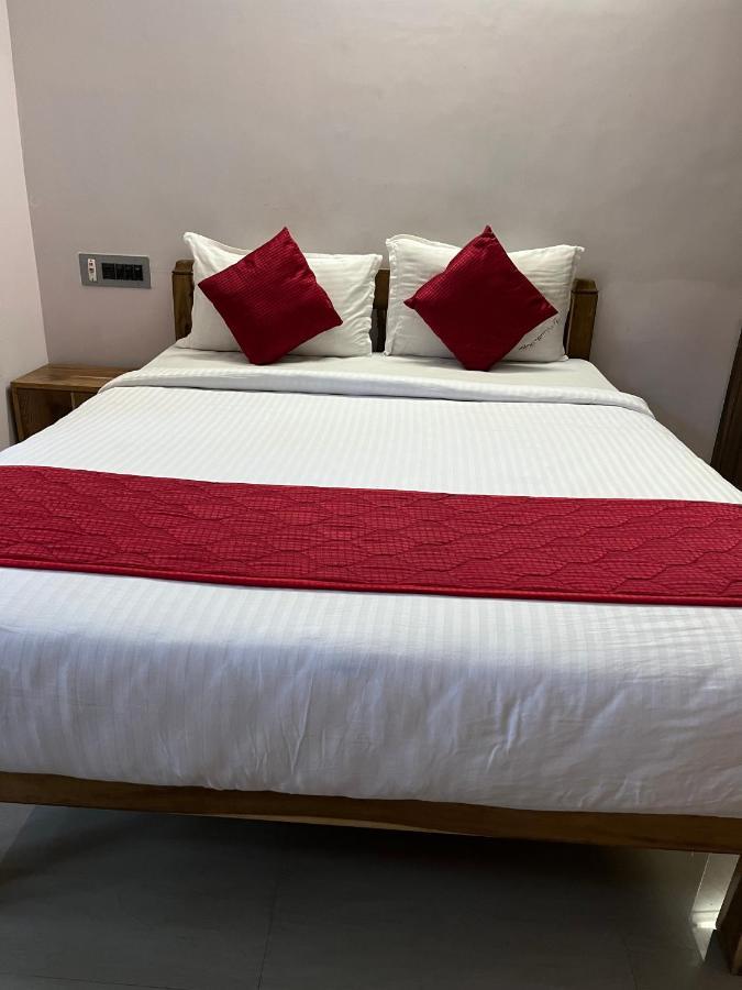 Tulip Villa 3Bhk 2Bhk And 1Bhk Located Near Chunnambar Boat House And Paradise Beach Pūrnānkuppam Zewnętrze zdjęcie